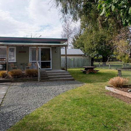 Accommodation Fiordland The Bach - One Bedroom Cottage At 226B Milford Road Te Anau Zewnętrze zdjęcie
