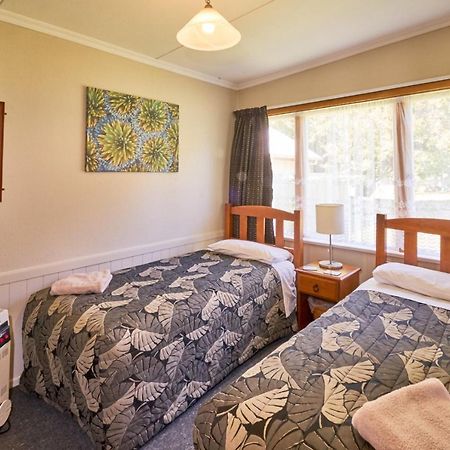 Accommodation Fiordland The Bach - One Bedroom Cottage At 226B Milford Road Te Anau Zewnętrze zdjęcie