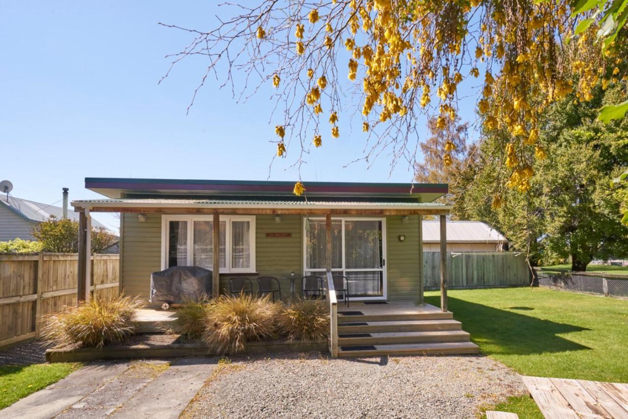 Accommodation Fiordland The Bach - One Bedroom Cottage At 226B Milford Road Te Anau Zewnętrze zdjęcie