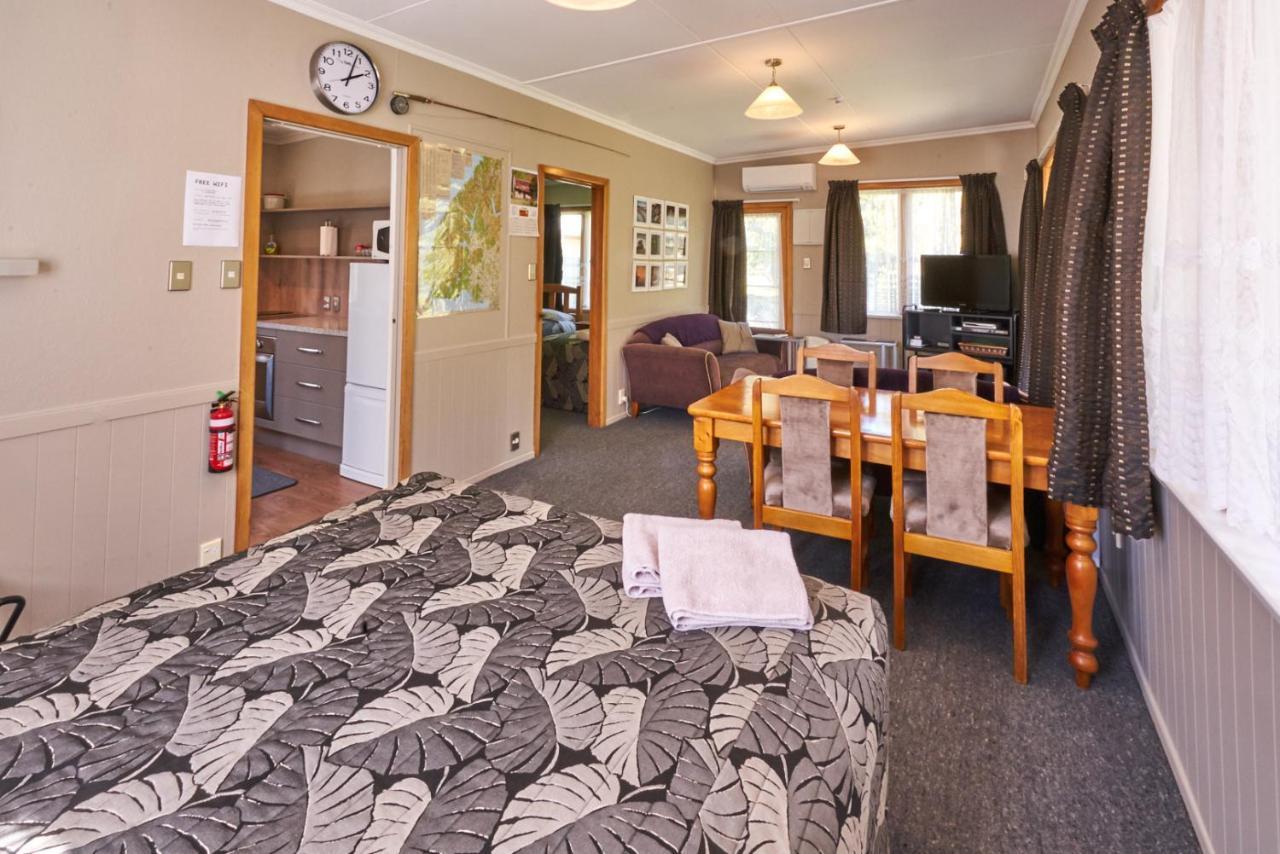 Accommodation Fiordland The Bach - One Bedroom Cottage At 226B Milford Road Te Anau Zewnętrze zdjęcie