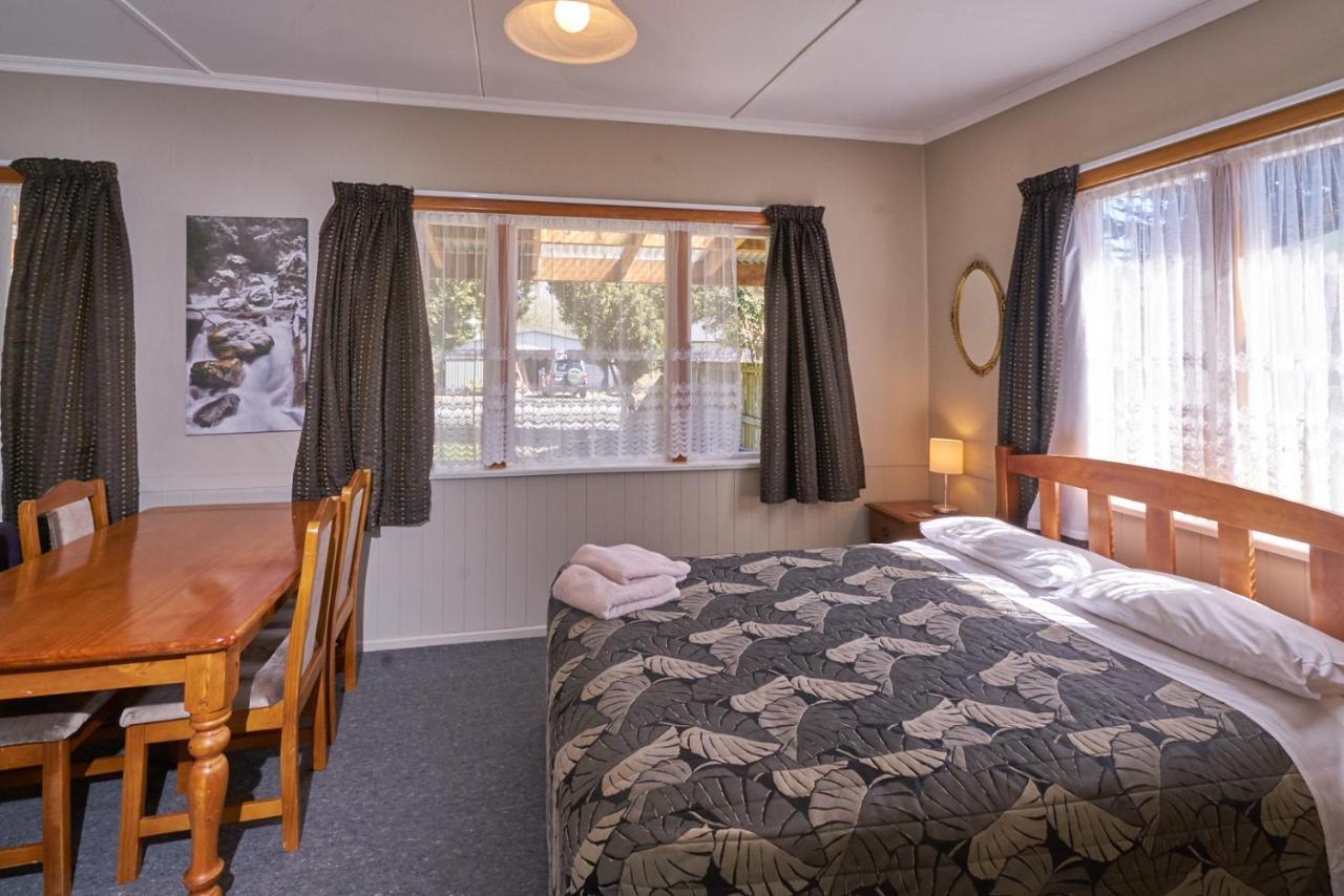 Accommodation Fiordland The Bach - One Bedroom Cottage At 226B Milford Road Te Anau Zewnętrze zdjęcie