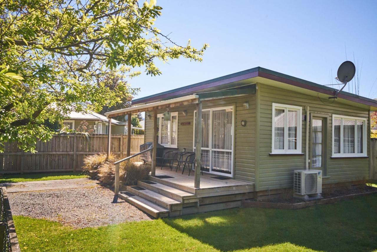 Accommodation Fiordland The Bach - One Bedroom Cottage At 226B Milford Road Te Anau Zewnętrze zdjęcie